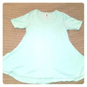 SOLD ** Lularoe Perfect Tee